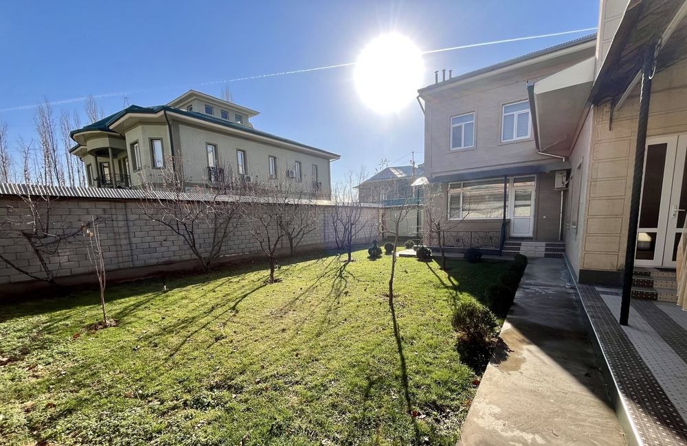 For sale 5-room house, 250 m² · Yunusabad — photo 2