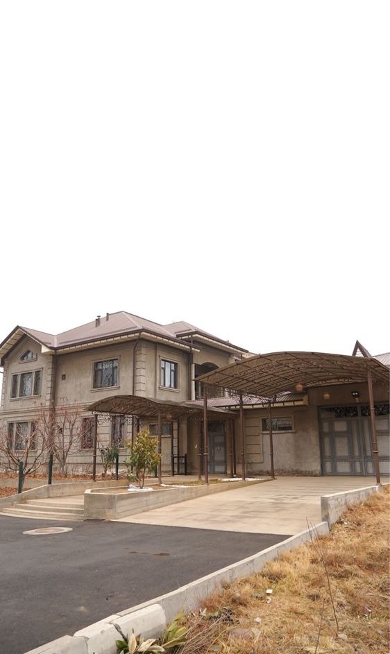 For sale 10-room house, 500 m² · Almazar — photo 1