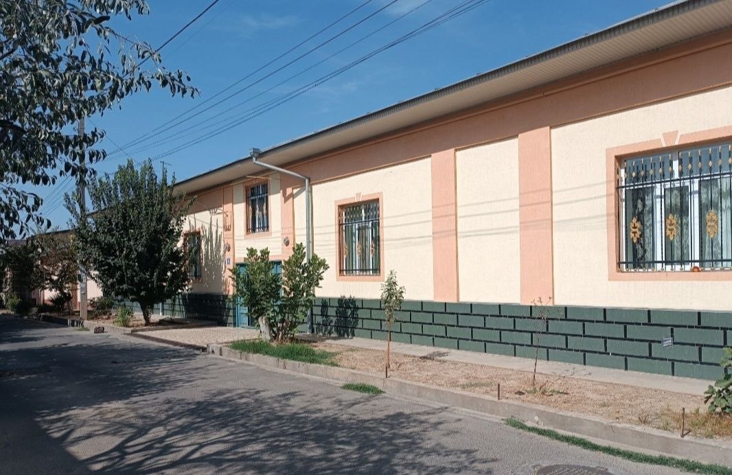 For sale 7-room house · Almazar — photo 1