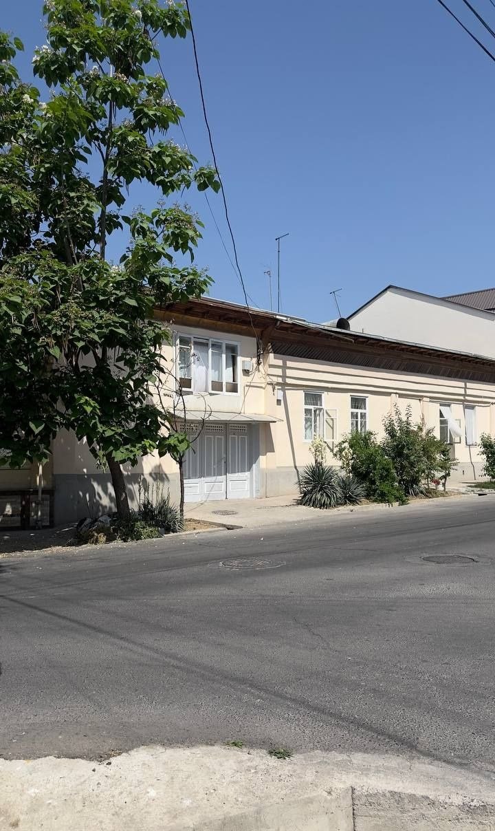 For sale 12-room house, 200 m² · Shaykhantakhur — photo 1