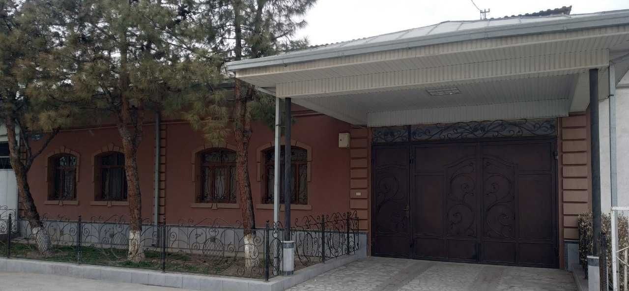 Sotiladi 16 xonali hovli · Mirzo Ulug‘bek — surat 1