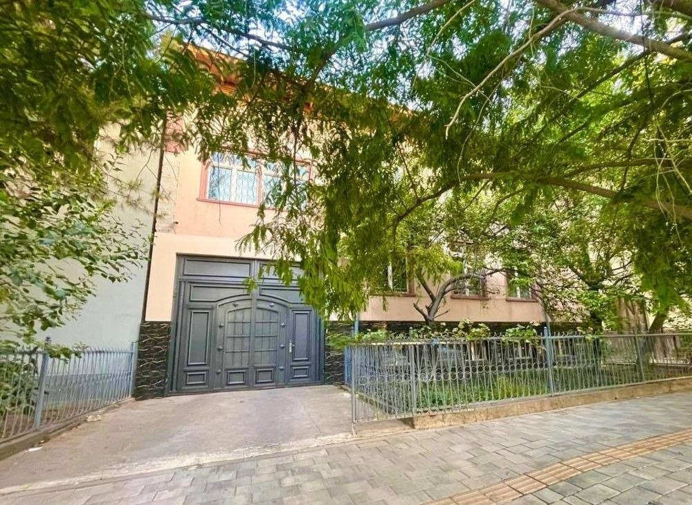 Sotiladi 14 xonali hovli, 500 m² · Yunusobod — surat 1