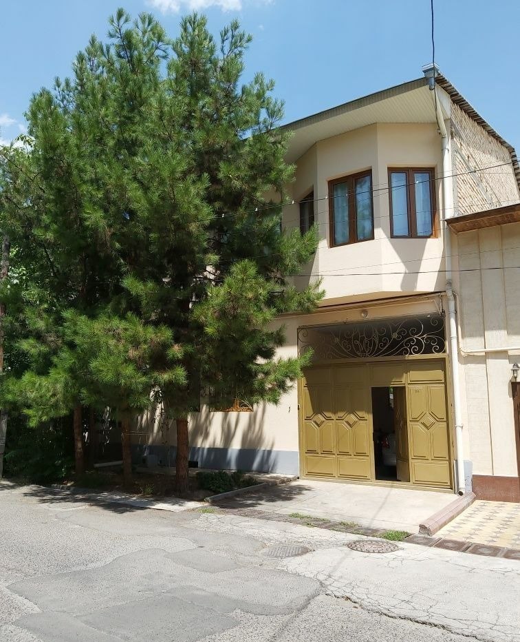 For sale 6-room house · Yakkasaray — photo 1