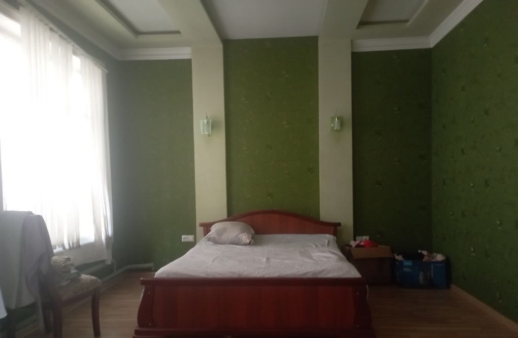 For sale 6-room house, 580 m² · Yashnabad — photo 1