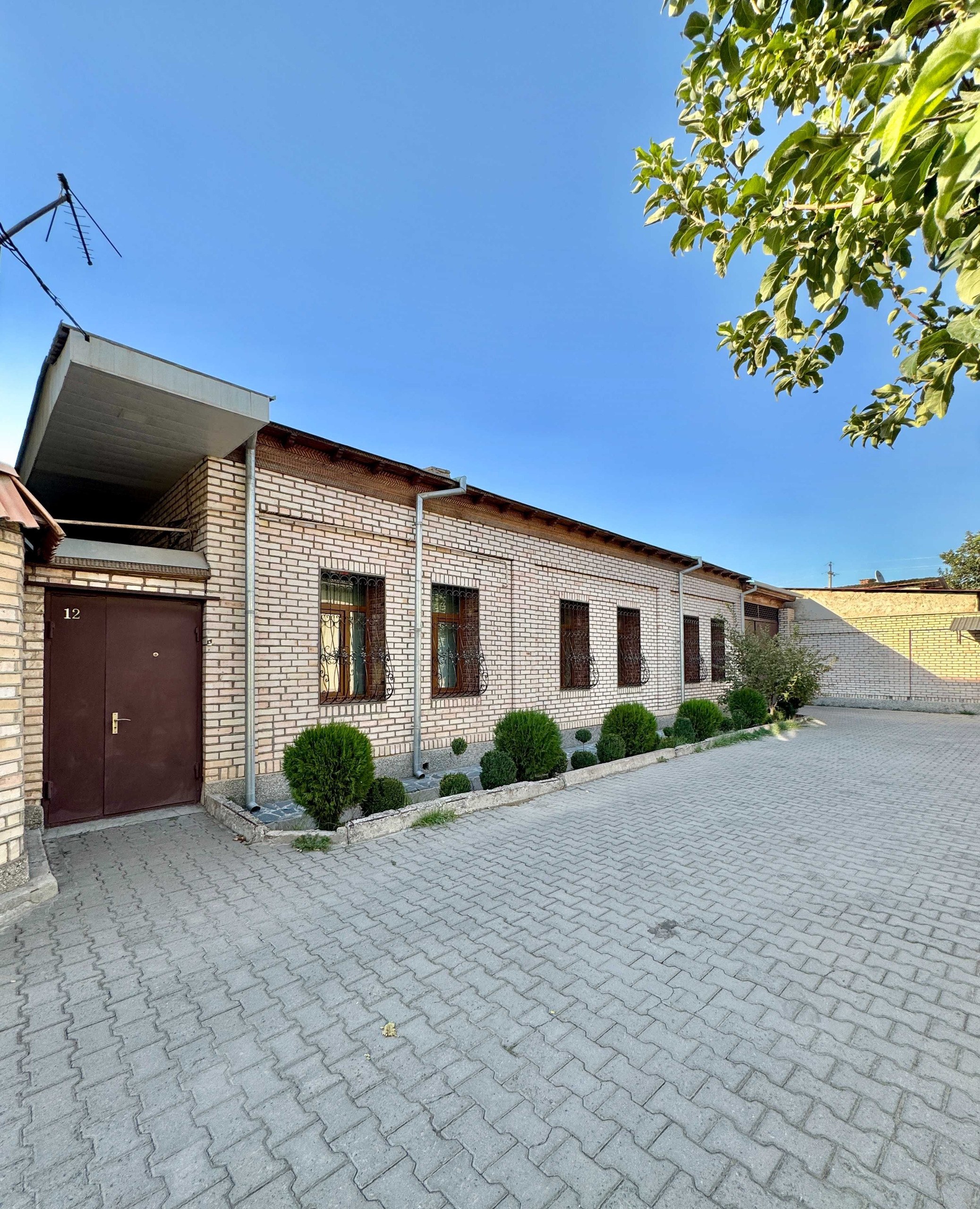 For sale 7-room house · Yashnabad — photo 1