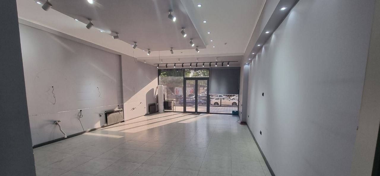 Ijaraga tijorat binosi, 93 m² · Yakkasaroy — surat 2