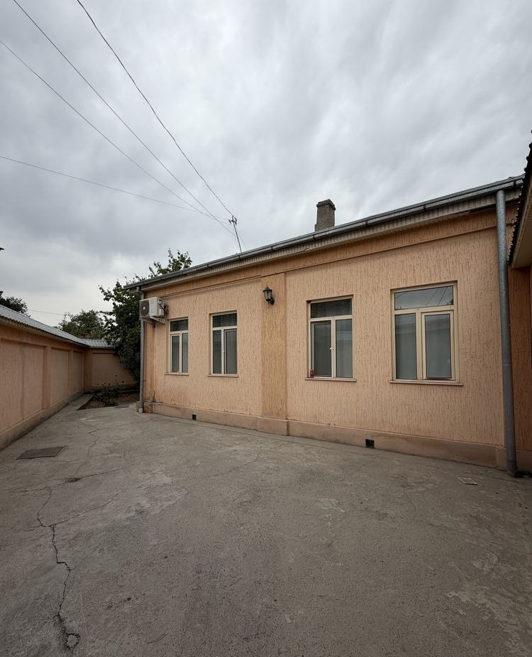 For sale 4-room house · Mirabad — photo 1