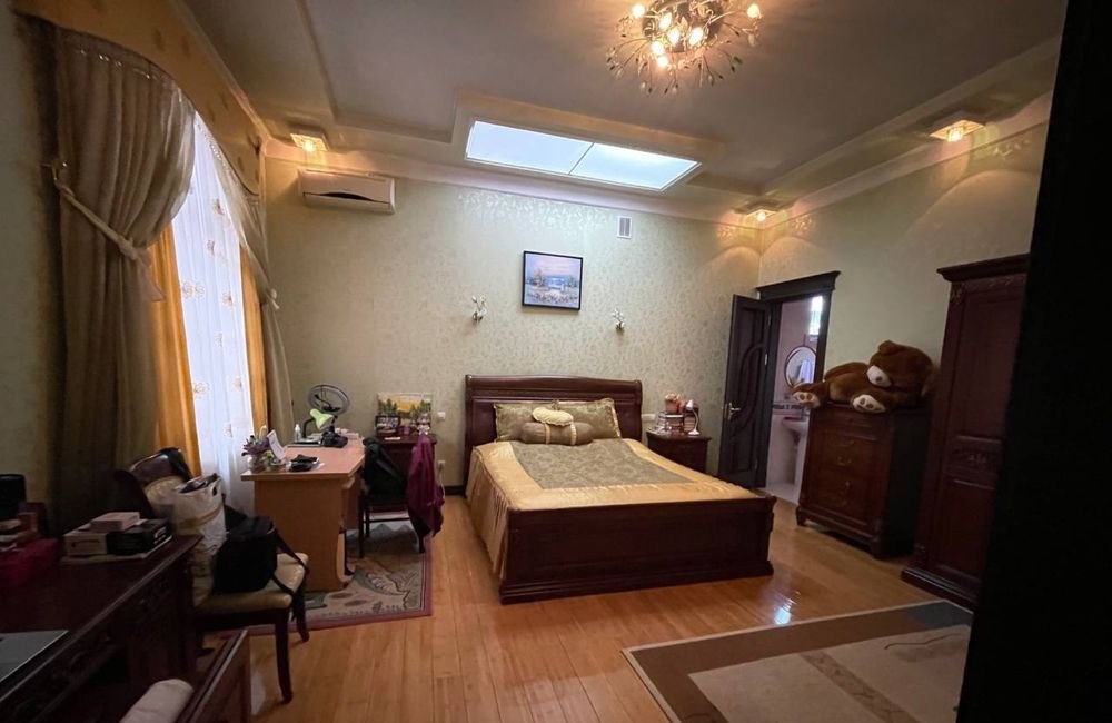 Sotiladi 8 xonali hovli, 600 m² · Yakkasaroy — surat 10
