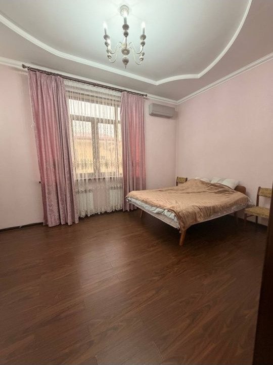 For sale 4-room house, 236 m² · Mirzo-Ulugbek — photo 1