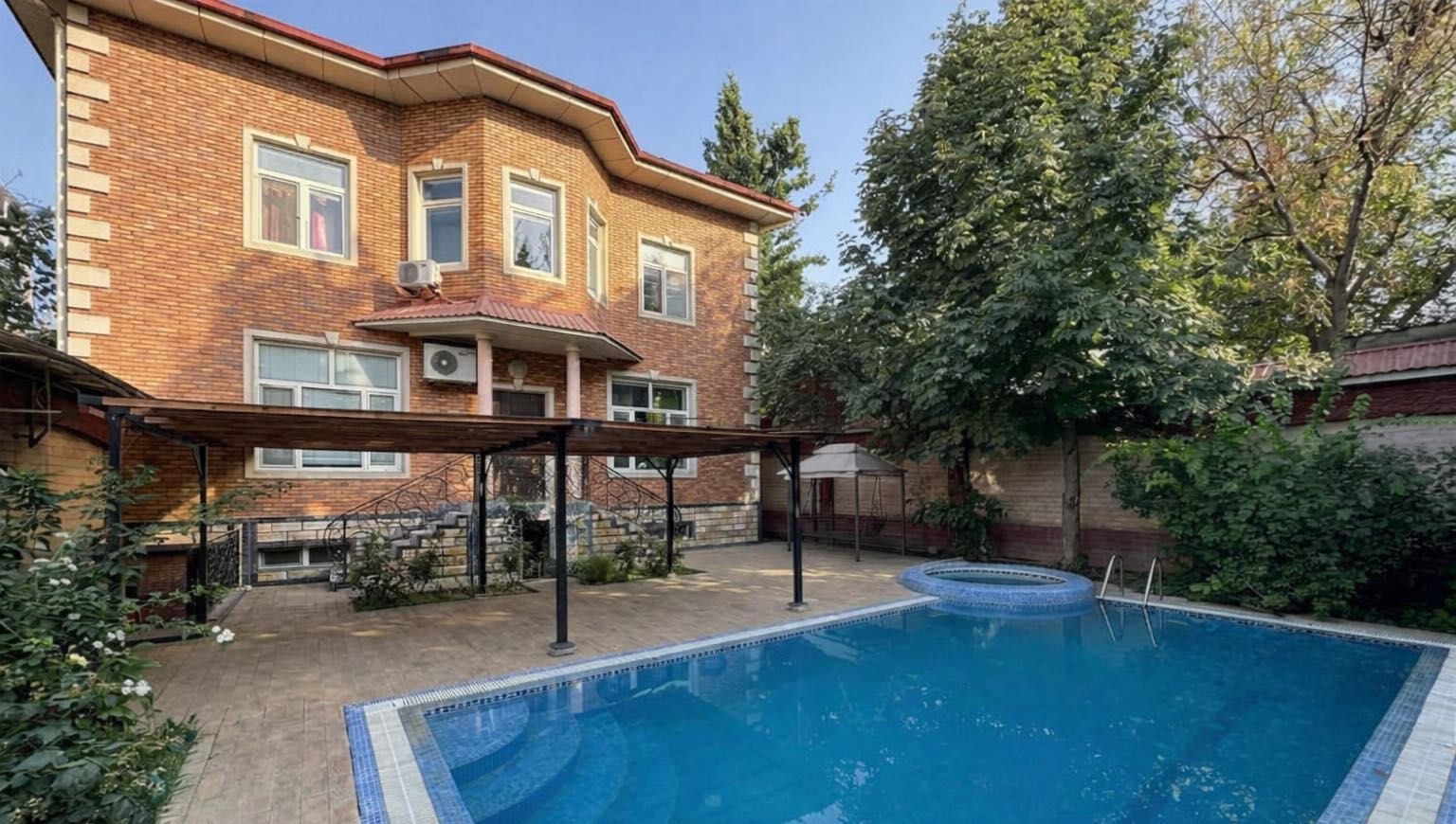 For sale 8-room house · Mirzo-Ulugbek — photo 1