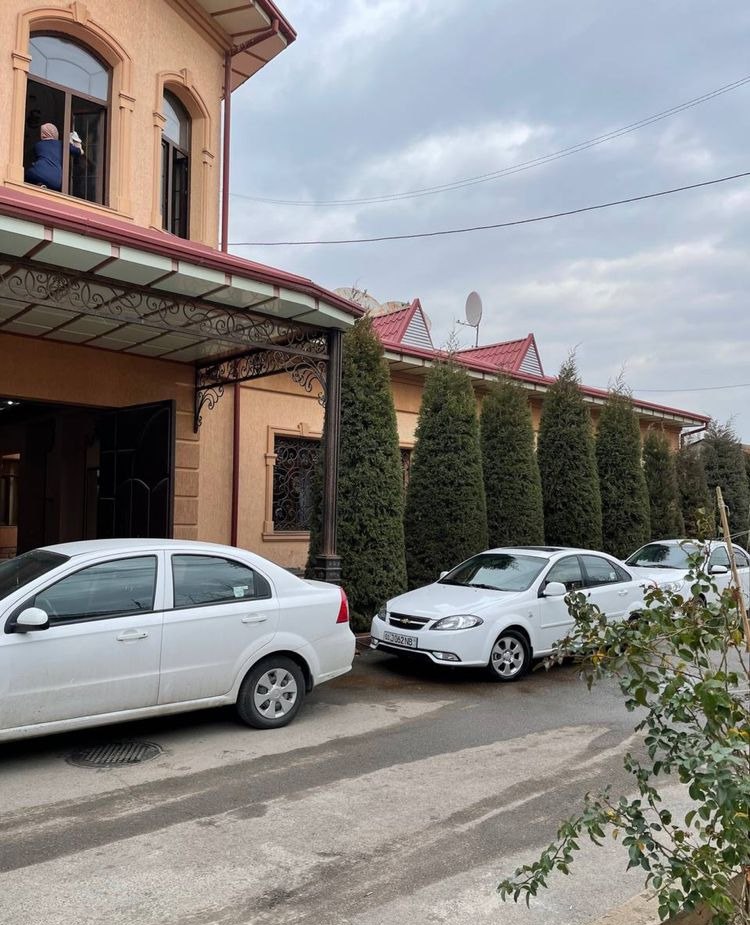 For sale 13-room house · Yunusabad — photo 1