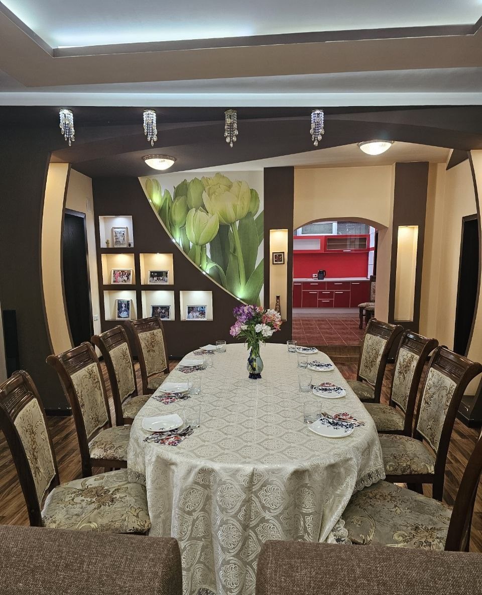 For sale 6-room house, 220 m² · Almazar — photo 2