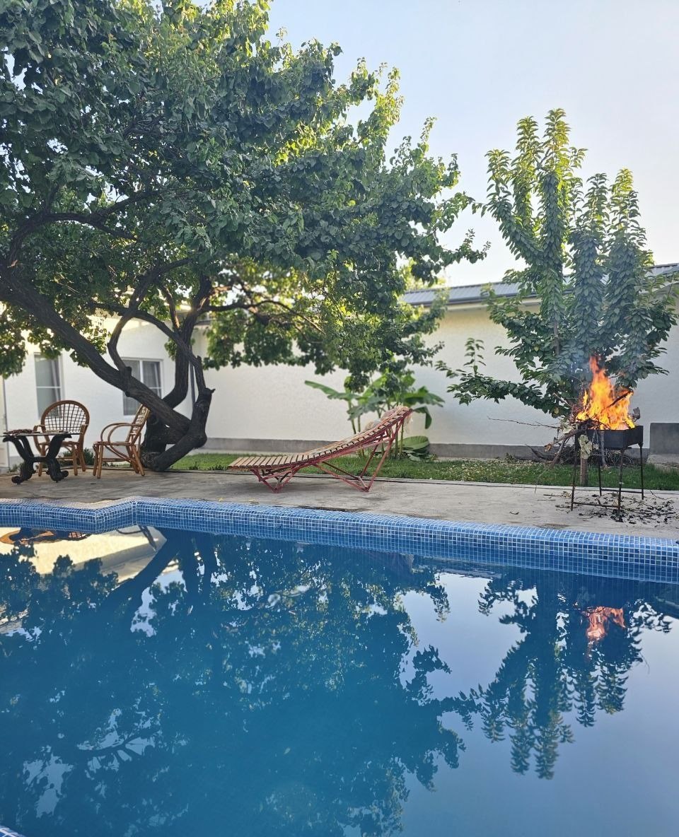 For sale 6-room house, 220 m² · Almazar — photo 3