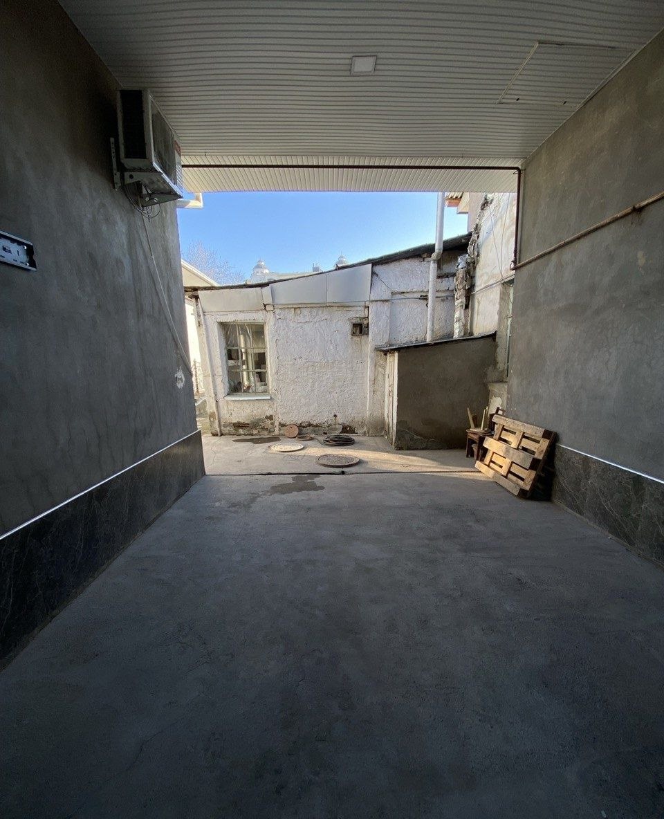 Sotiladi 7 xonali hovli, 4 m² · Yakkasaroy — surat 5