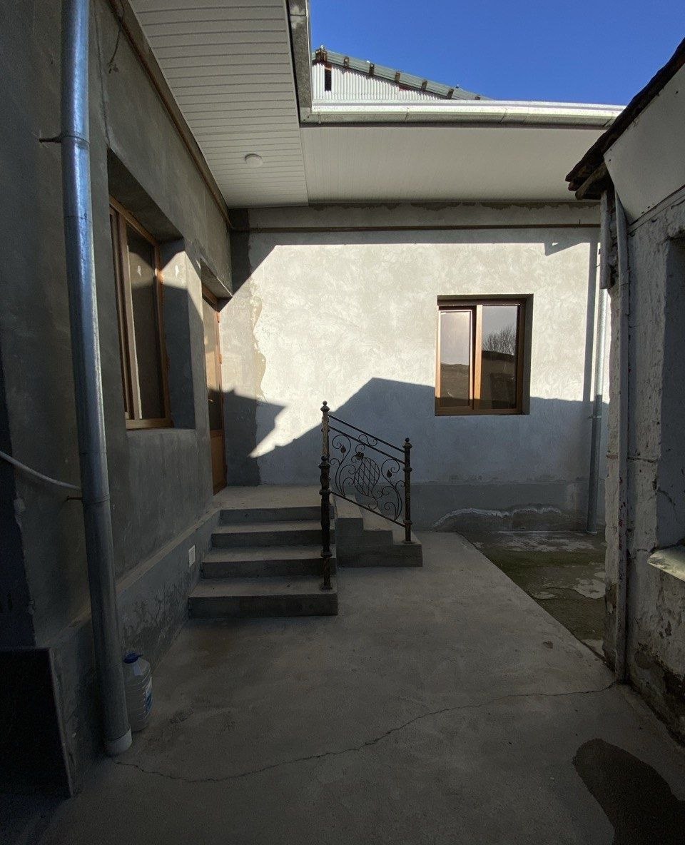 Sotiladi 7 xonali hovli, 4 m² · Yakkasaroy — surat 3