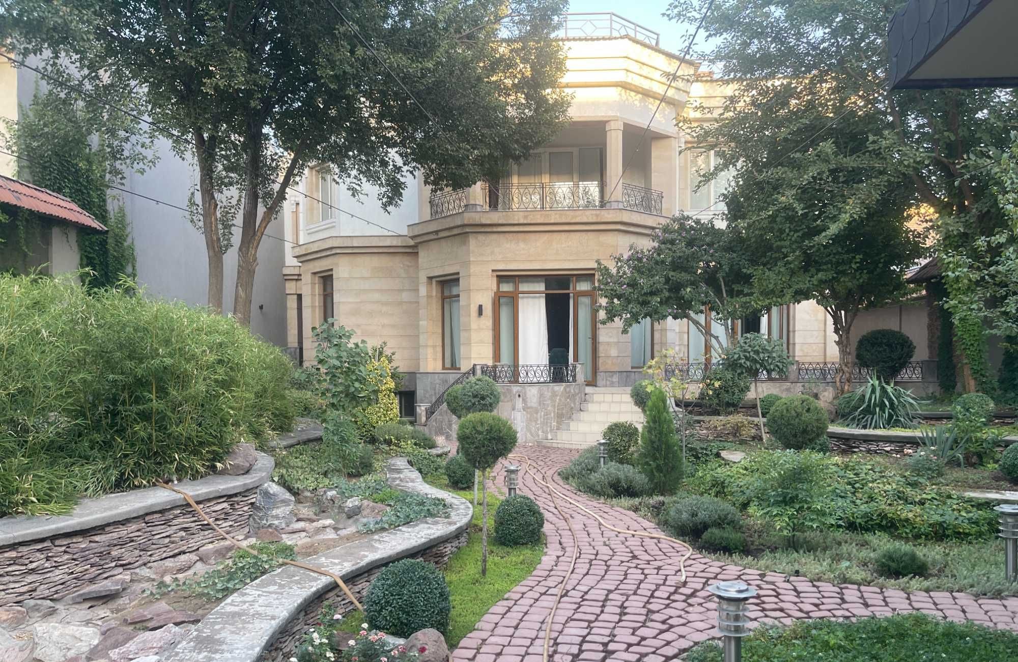 Sotiladi 8 xonali hovli · Mirzo Ulug‘bek — surat 3
