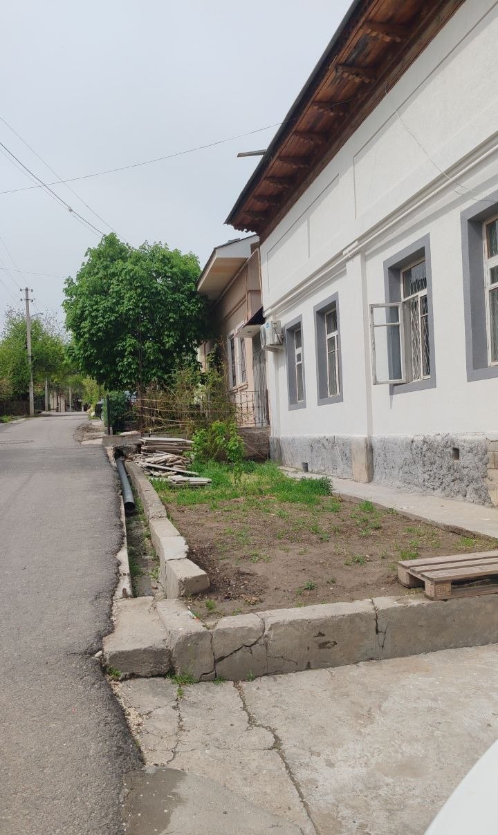 Sotiladi 1 xonali hovli · Mirzo Ulug‘bek — surat 1