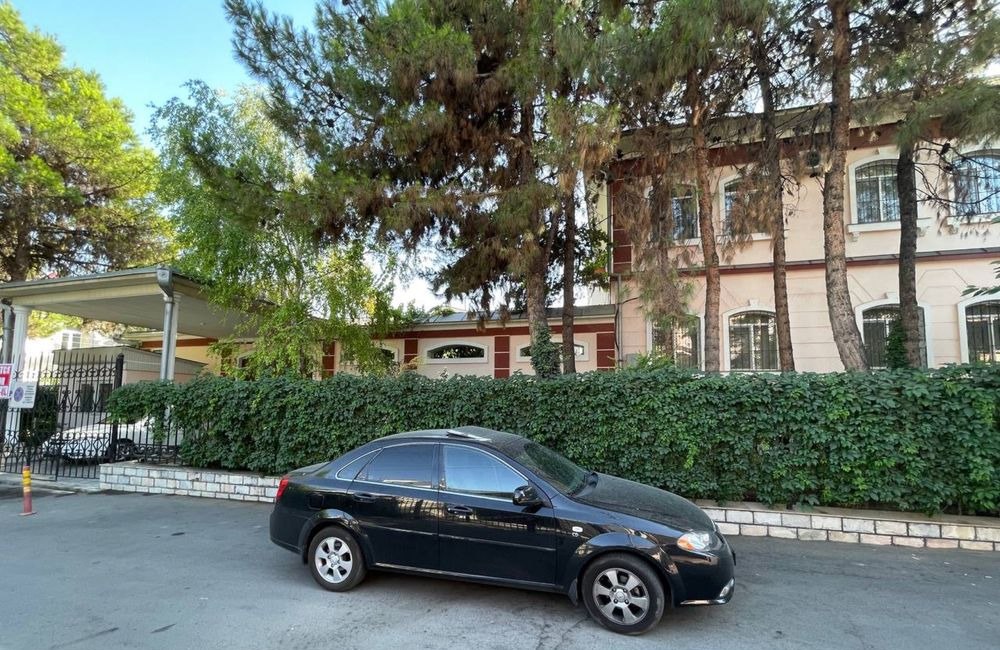For sale 6-room house, 400 m² · Mirzo-Ulugbek — photo 1
