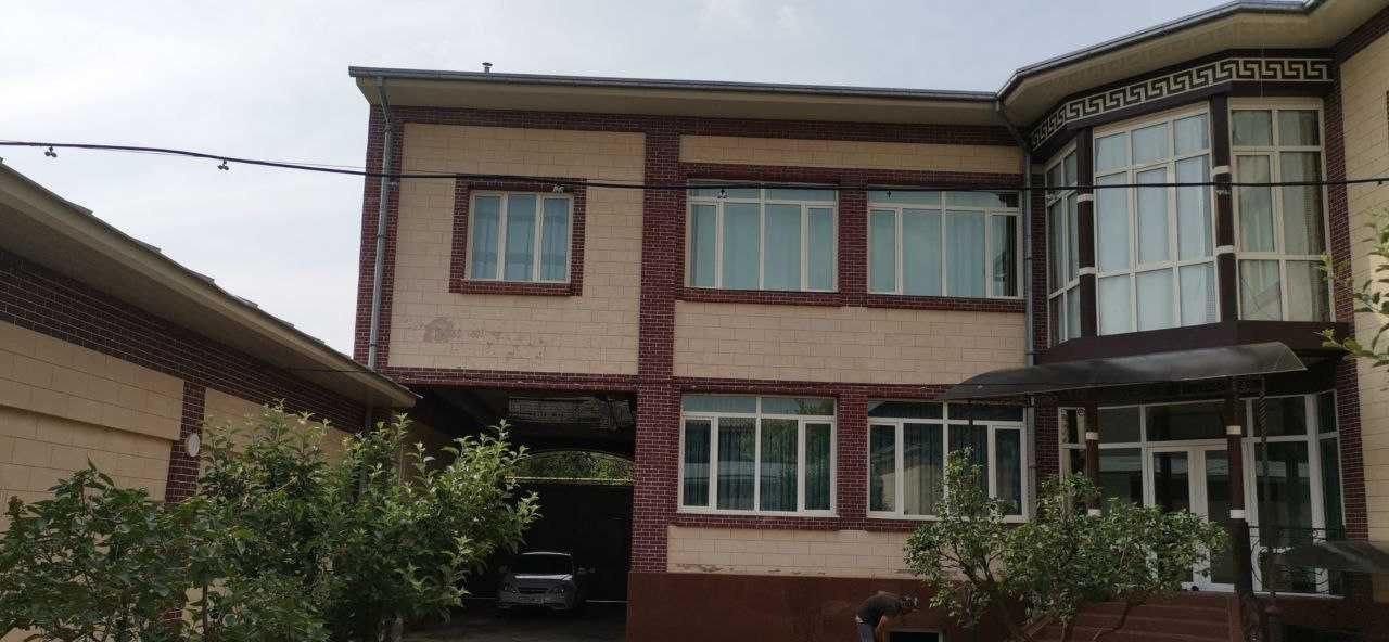 Sotiladi 4 xonali hovli, 200 m² · Yunusobod — surat 1