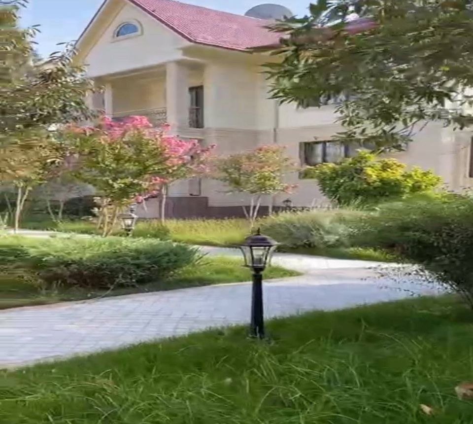 For sale 6-room house, 600 m² · Almazar — photo 1