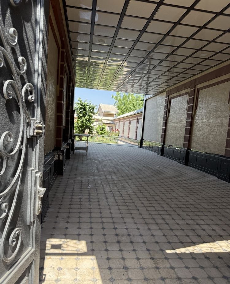 Sotiladi 7 xonali hovli, 320 m² · Yashnobod — surat 2