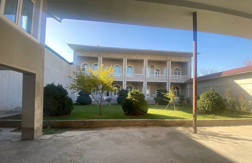 For sale 16-room house, 10.5 m² · Almazar — photo 5