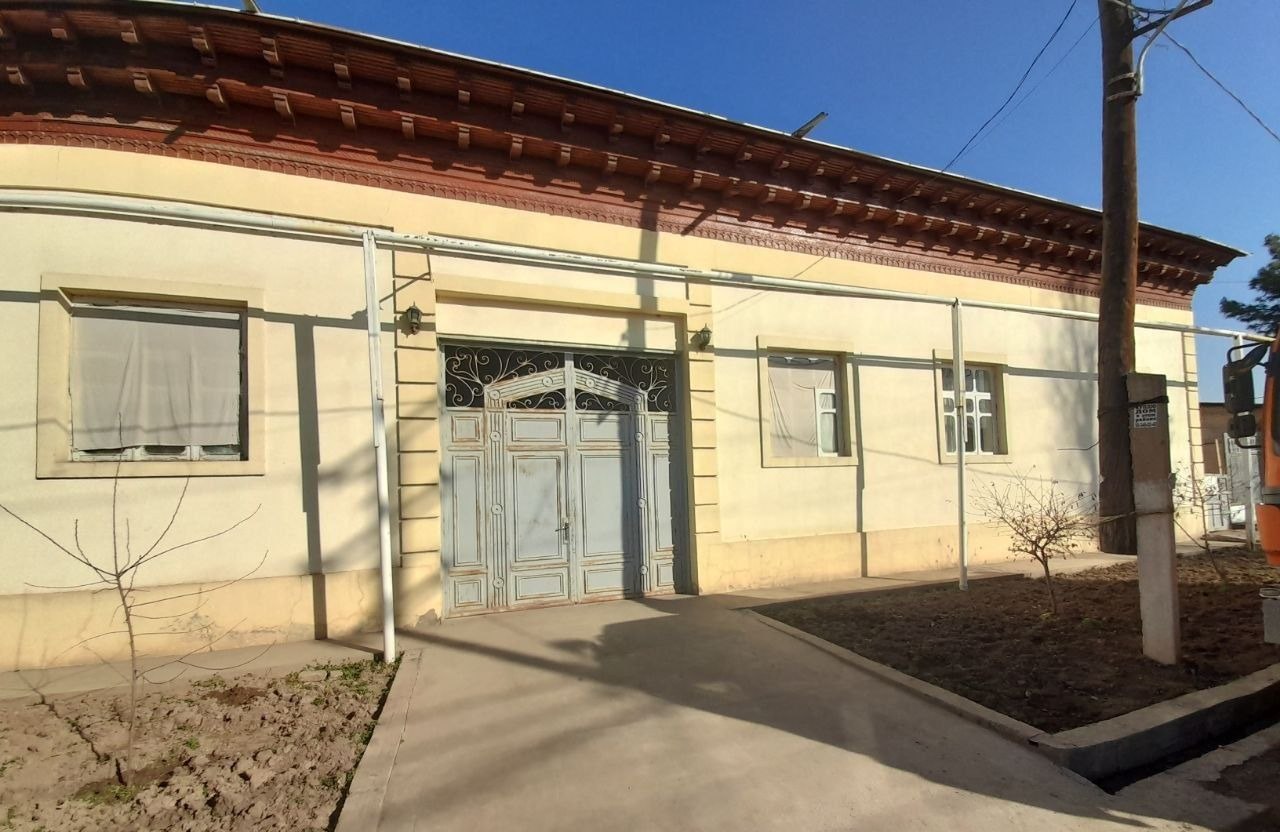 For sale 10-room house · Yashnabad — photo 1