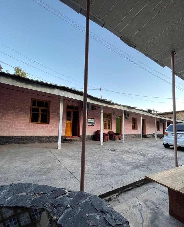 For sale 4-room house, 290 m² · Almazar — photo 2