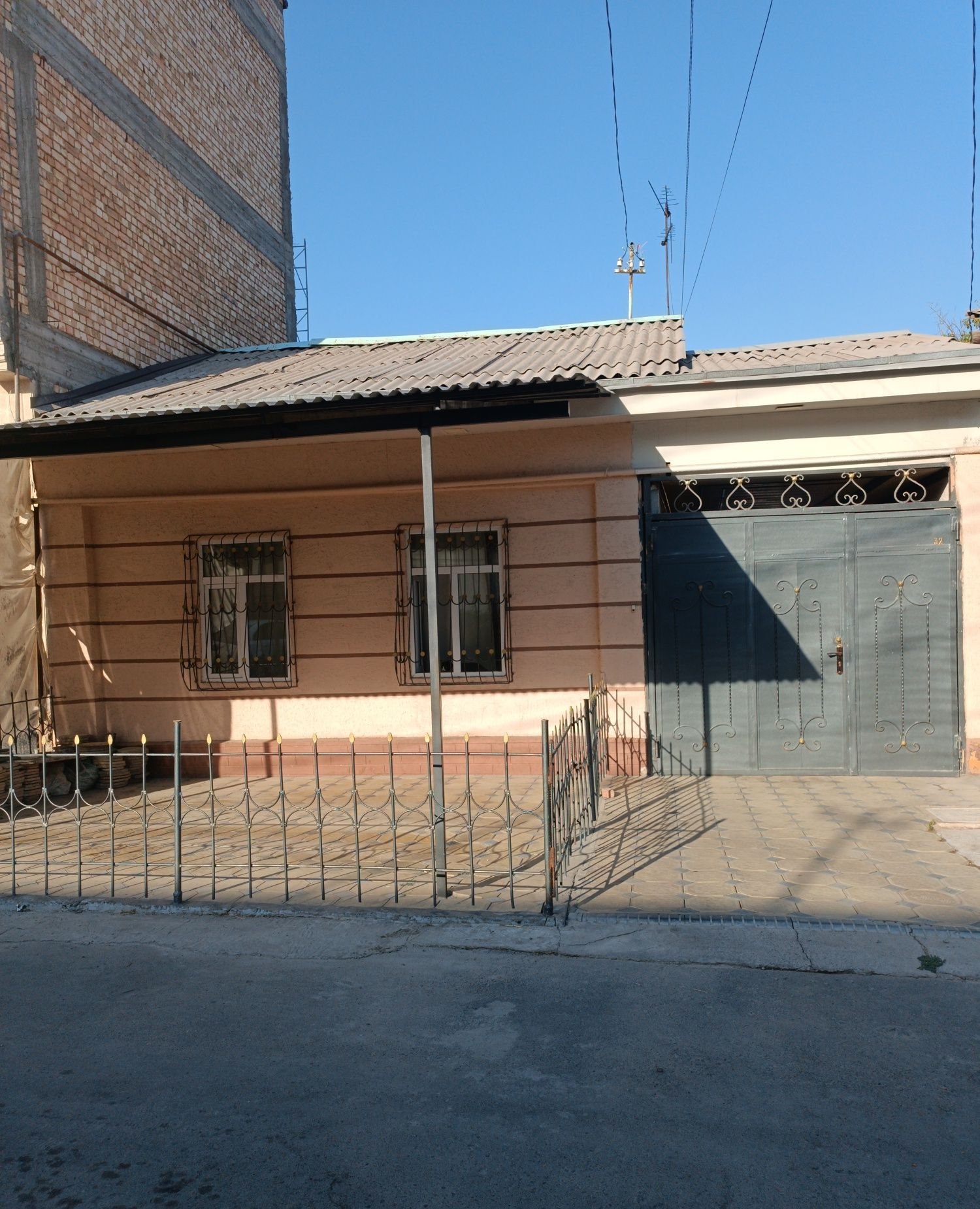 For sale 5-room house · Mirabad — photo 1