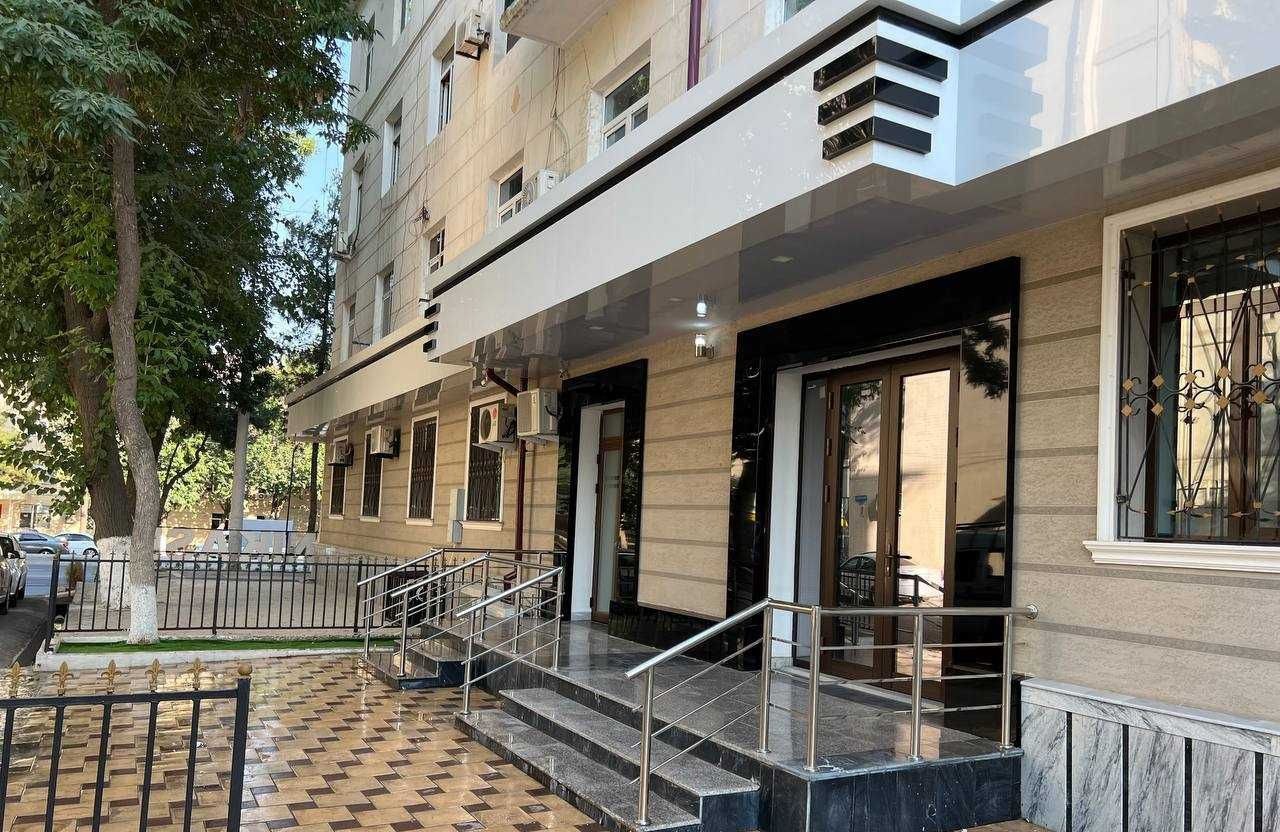 Sotiladi tijorat binosi, 354 m² · Yakkasaroy — surat 1