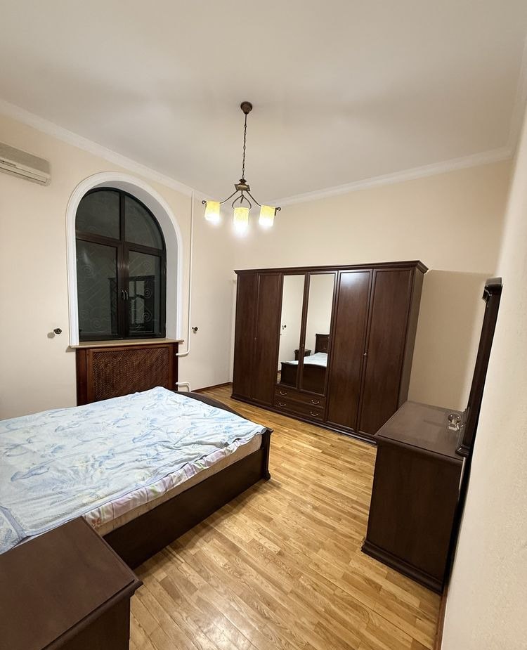 Sotiladi 4 xonali hovli, 250 m² · Mirzo Ulug‘bek — surat 8