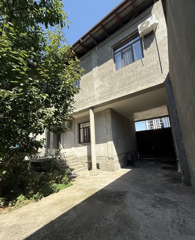 For sale 7-room house, 300 m² · Yunusabad — photo 1