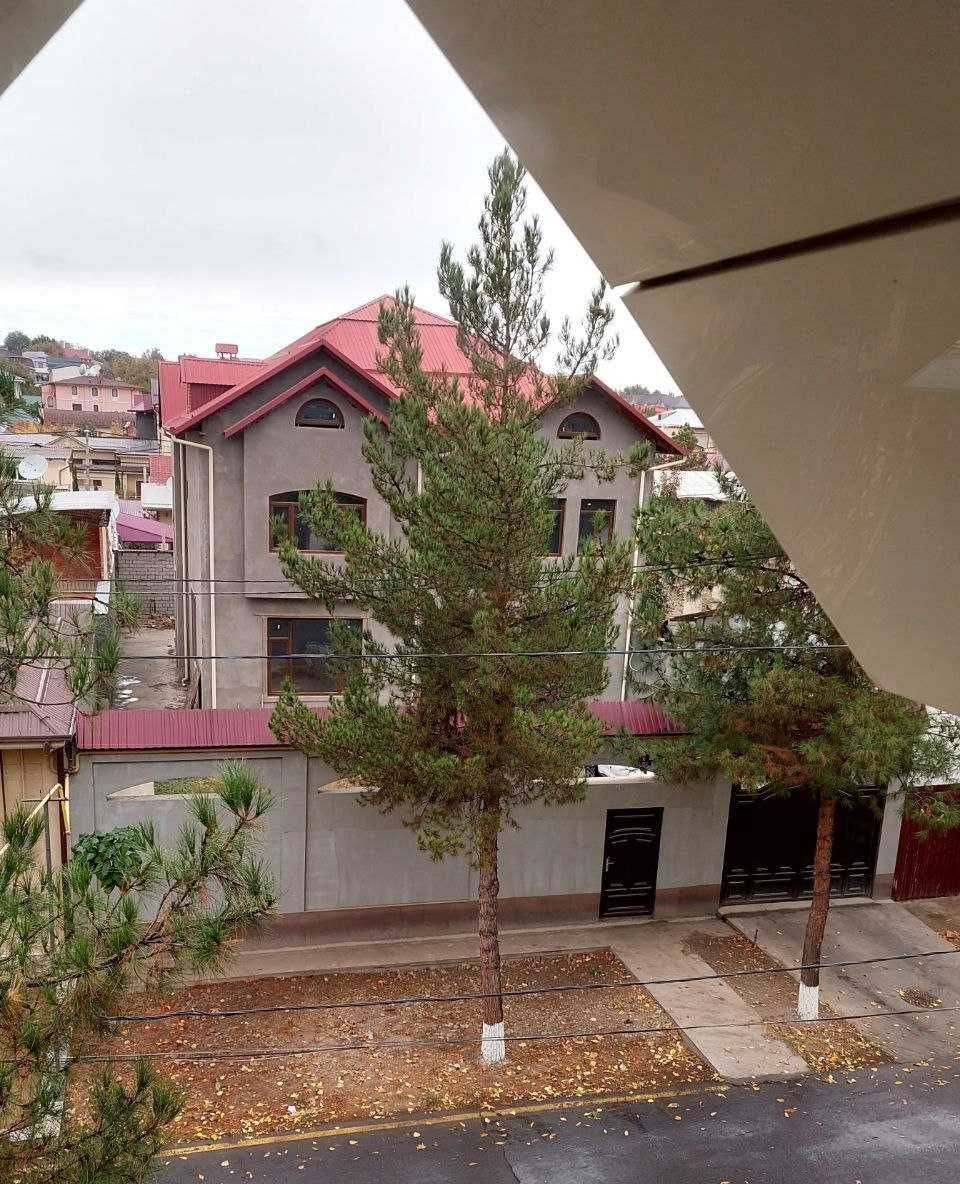 Sotiladi 8 xonali hovli, 200 m² · Mirzo Ulug‘bek — surat 2