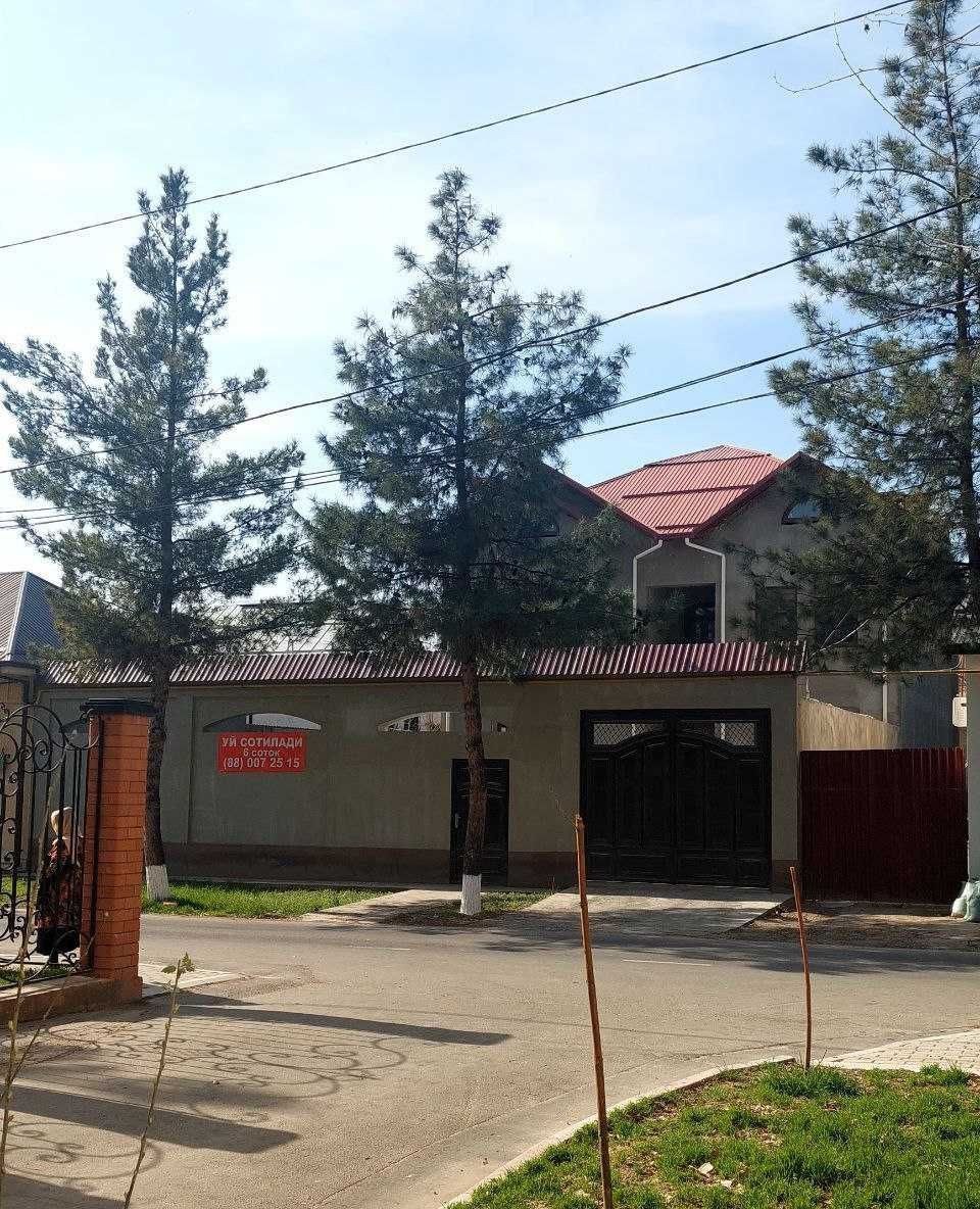 Sotiladi 8 xonali hovli, 200 m² · Mirzo Ulug‘bek — surat 1