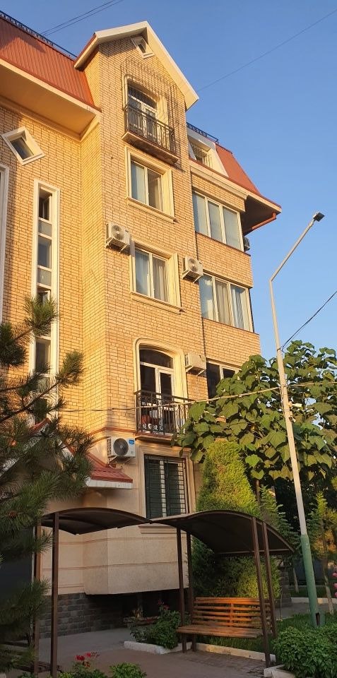 Sotiladi 5 xonali xonadon, 200 m² · Gabus · Mirobod — surat 1