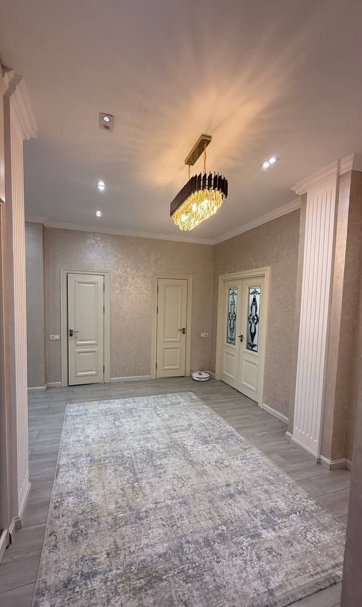 Sotiladi 4 xonali xonadon, 108 m² · Mirobod — surat 1