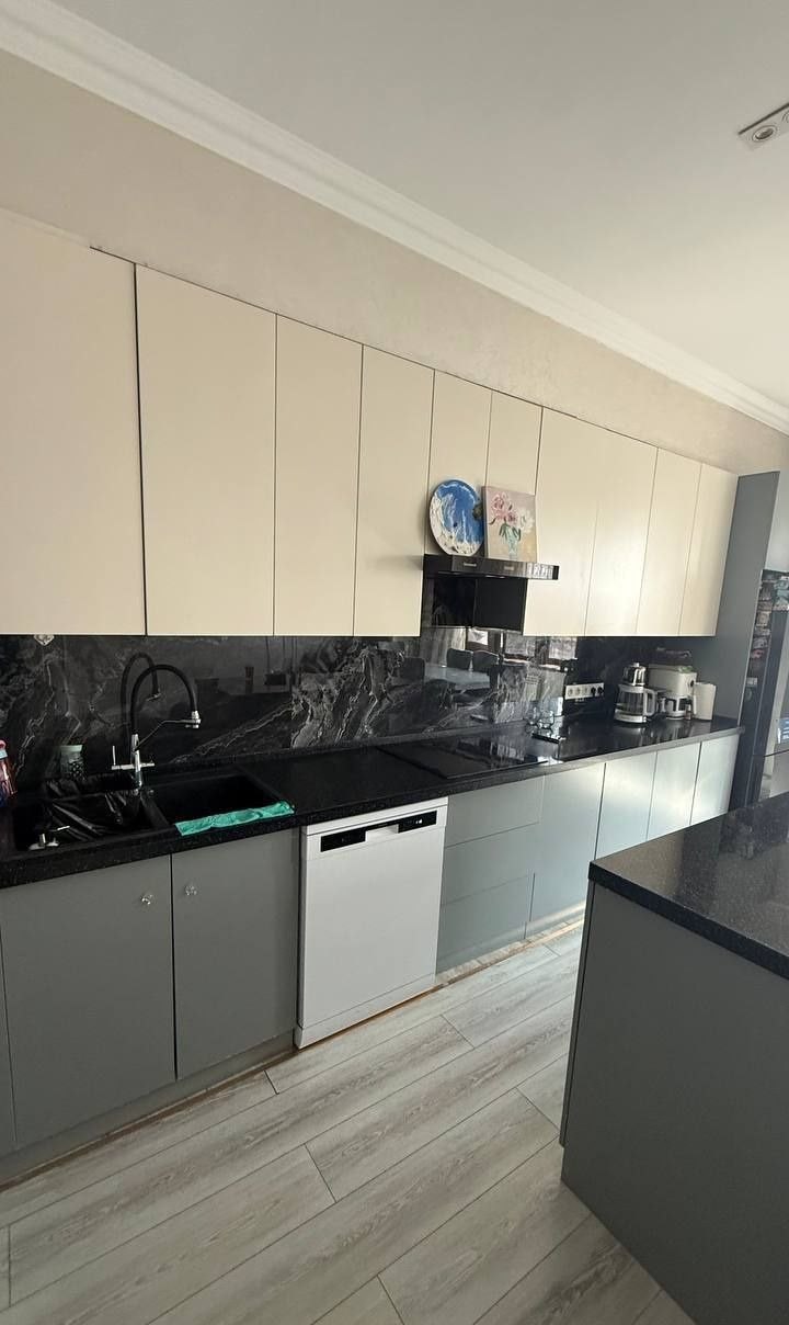 Sotiladi 4 xonali xonadon, 108 m² · Mirobod — surat 2