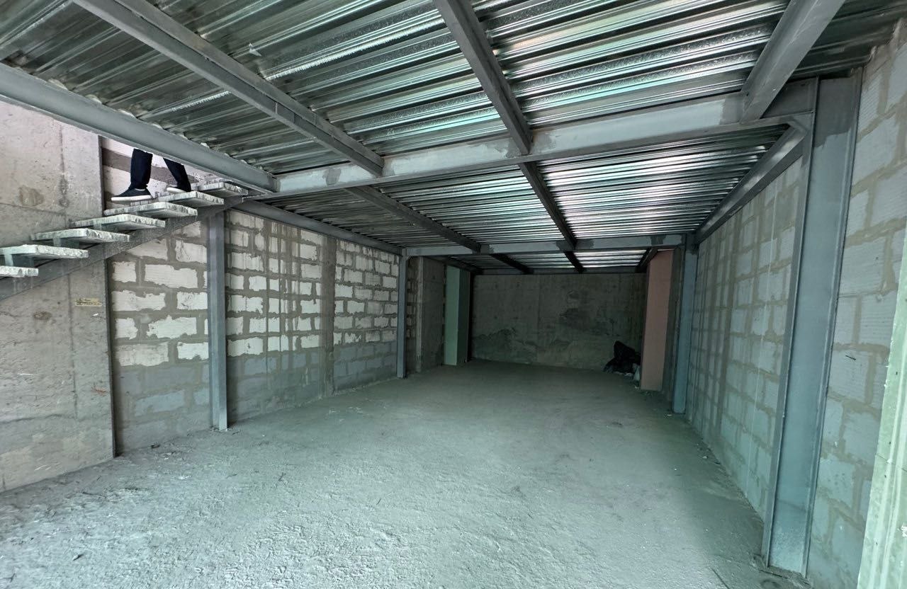 Ijaraga tijorat binosi, 160 m² · Yakkasaroy — surat 2
