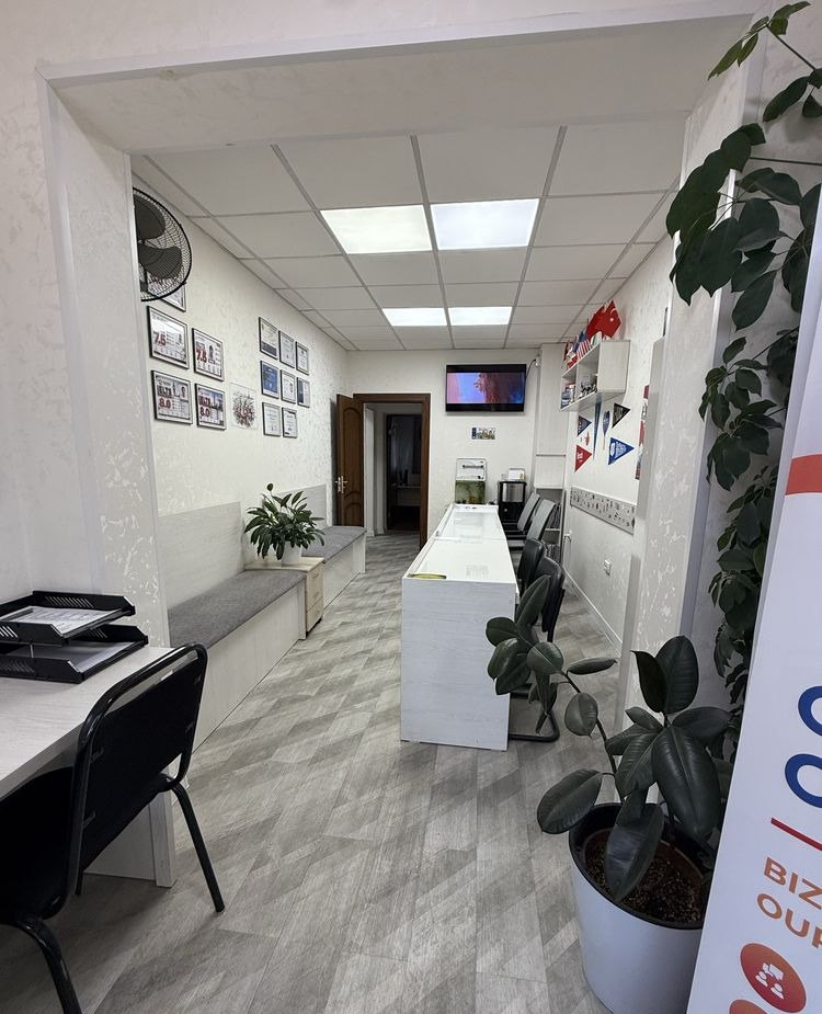 Ijaraga tijorat binosi, 110 m² · Olmazor — surat 2