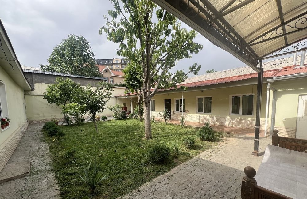 Sotiladi 6 xonali hovli · Mirzo Ulug‘bek — surat 2