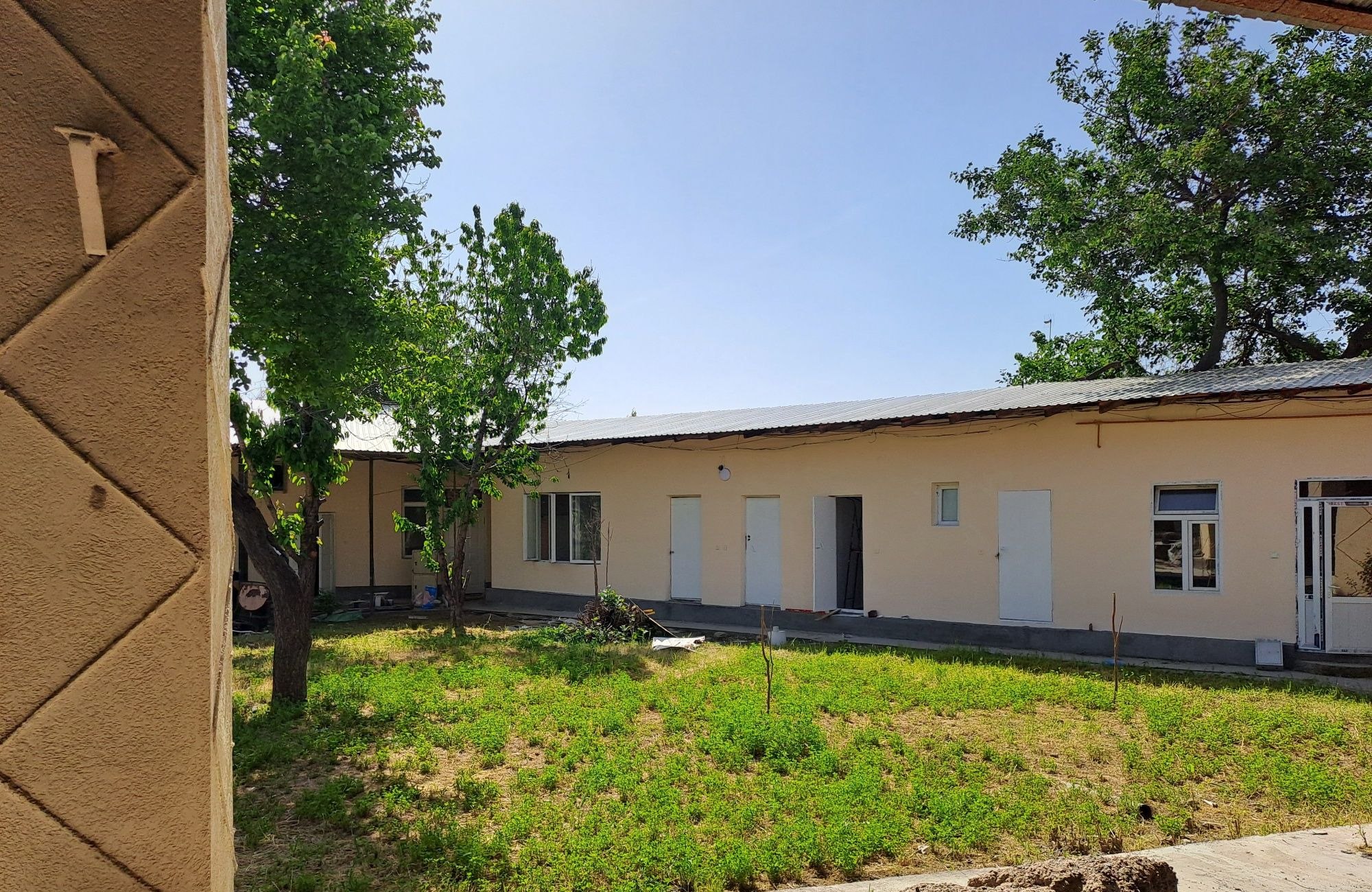 Ijaraga tijorat binosi, 225 m² · Chilonzor — surat 2