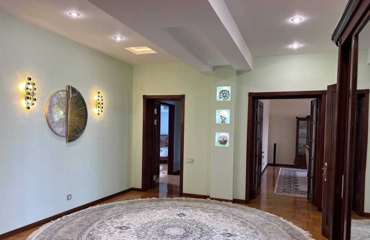 Sotiladi 4 xonali xonadon, 203.27 m² · Mirobod — surat 2