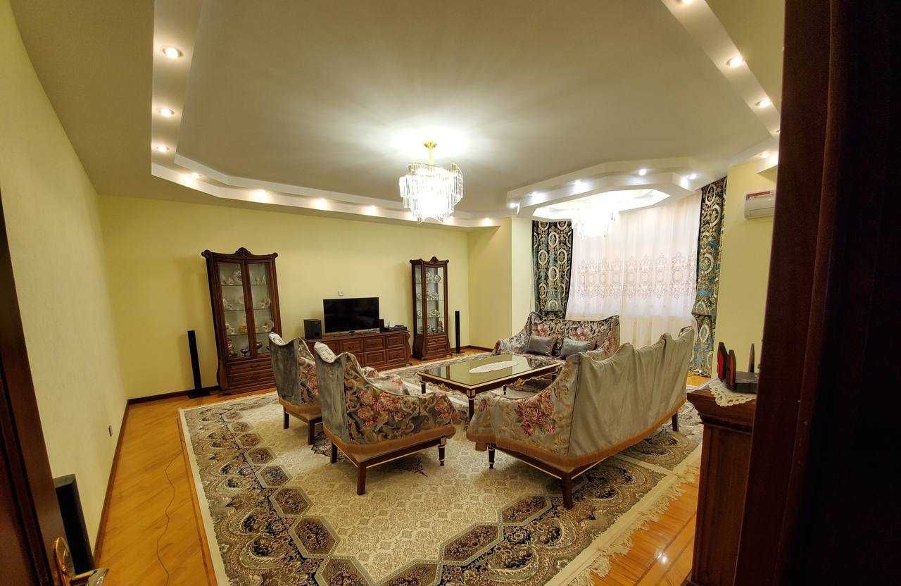 Sotiladi 4 xonali xonadon, 203.27 m² · Mirobod — surat 1