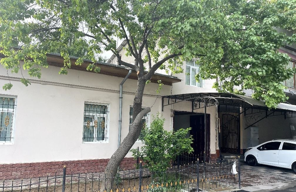 Sotiladi 8 xonali hovli · Yunusobod — surat 2