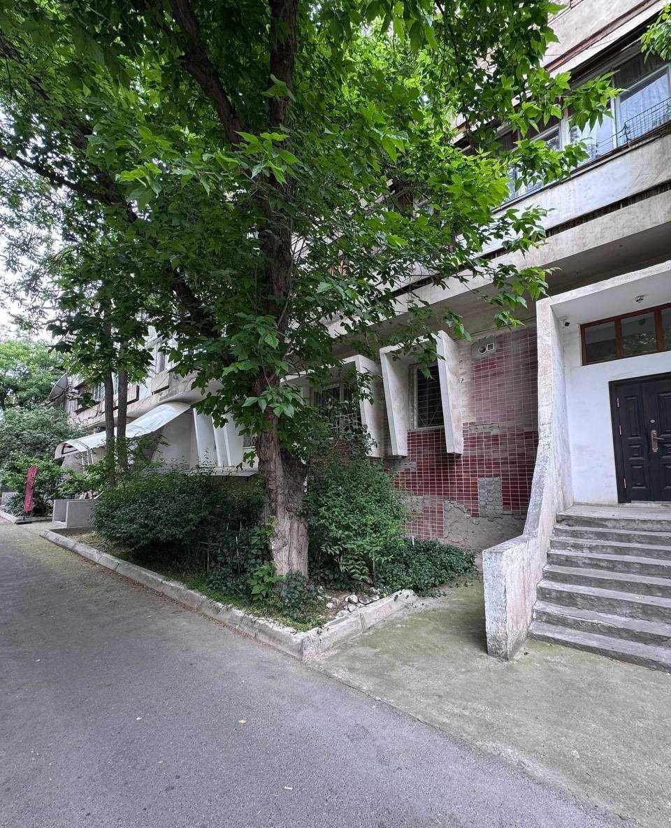 Sotiladi tijorat binosi, 50 m² · Mirobod — surat 1
