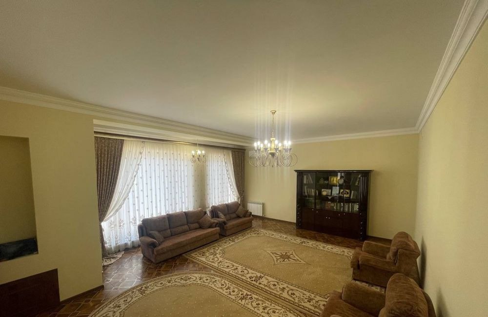 Sotiladi 9 xonali hovli · Mirzo Ulug‘bek — surat 8