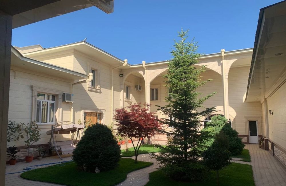 Sotiladi 12 xonali hovli, 8 m² · Olmazor — surat 1