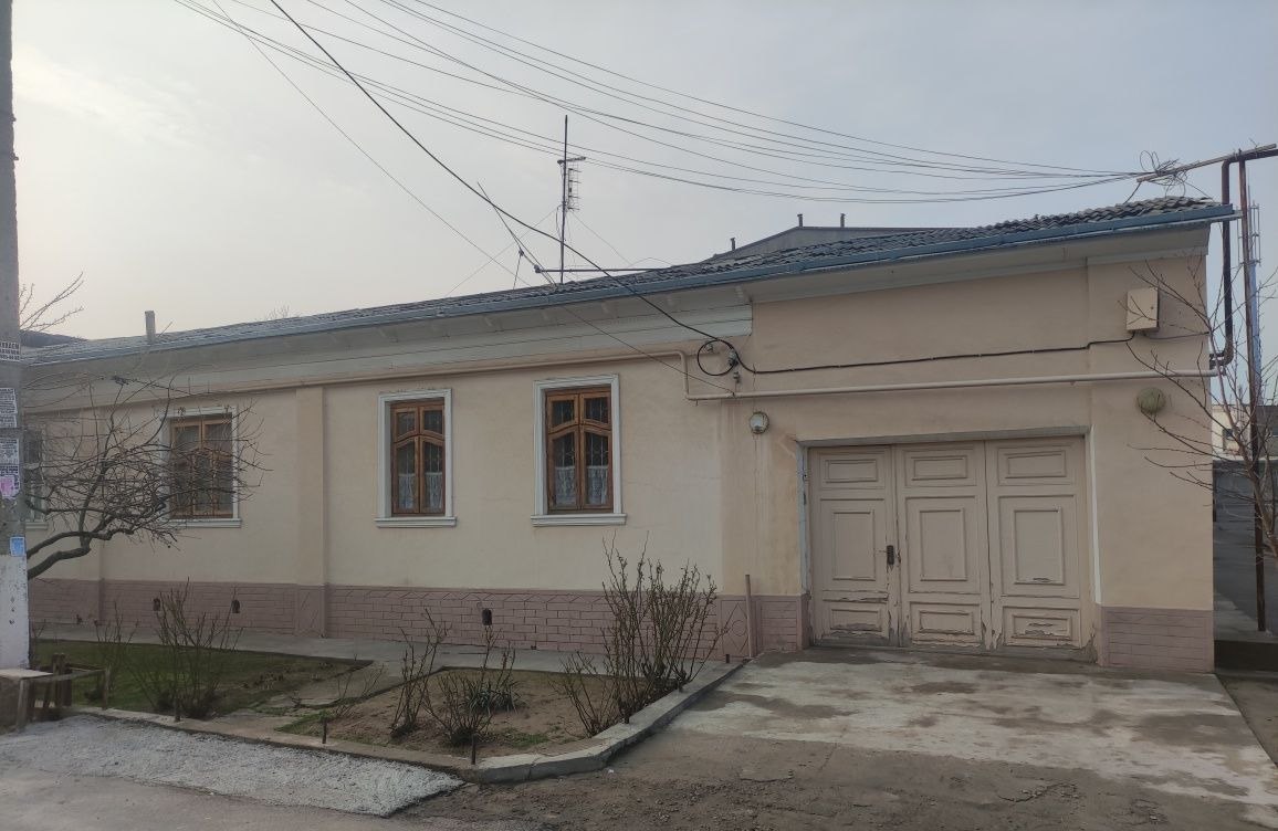 For sale 6-room house · Almazar — photo 1