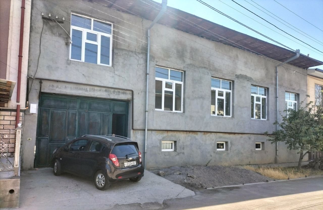 For sale 10-room house · Almazar — photo 2