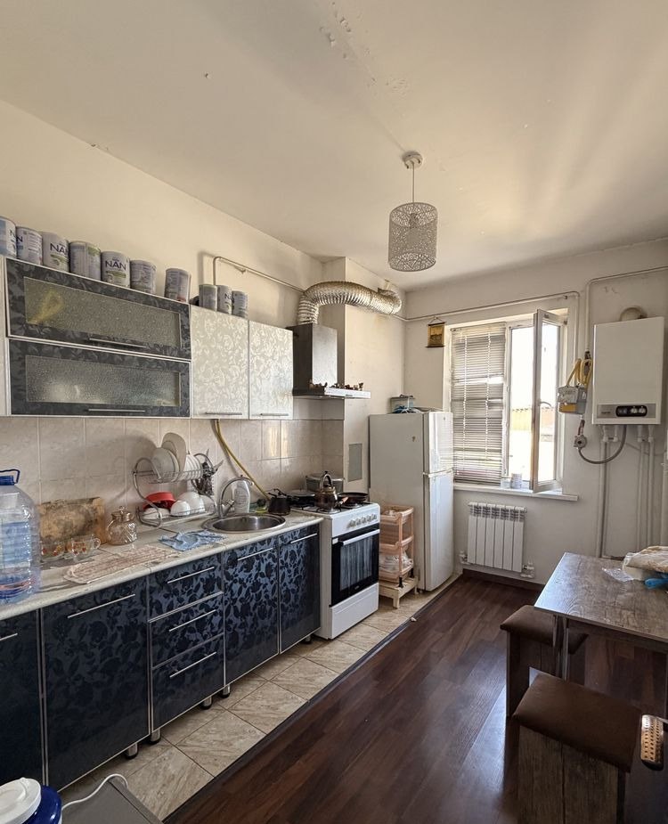 Sotiladi 3 xonali xonadon, 61 m² · Yashnobod — surat 1